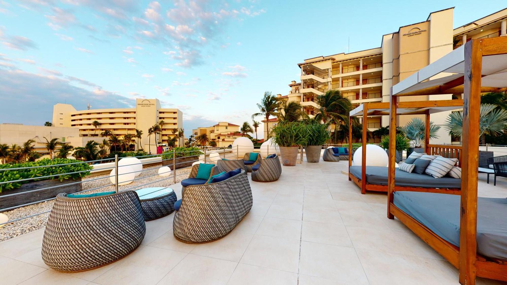 Royal Select At Grand Park Royal Cancun (Adults Only) Exterior photo